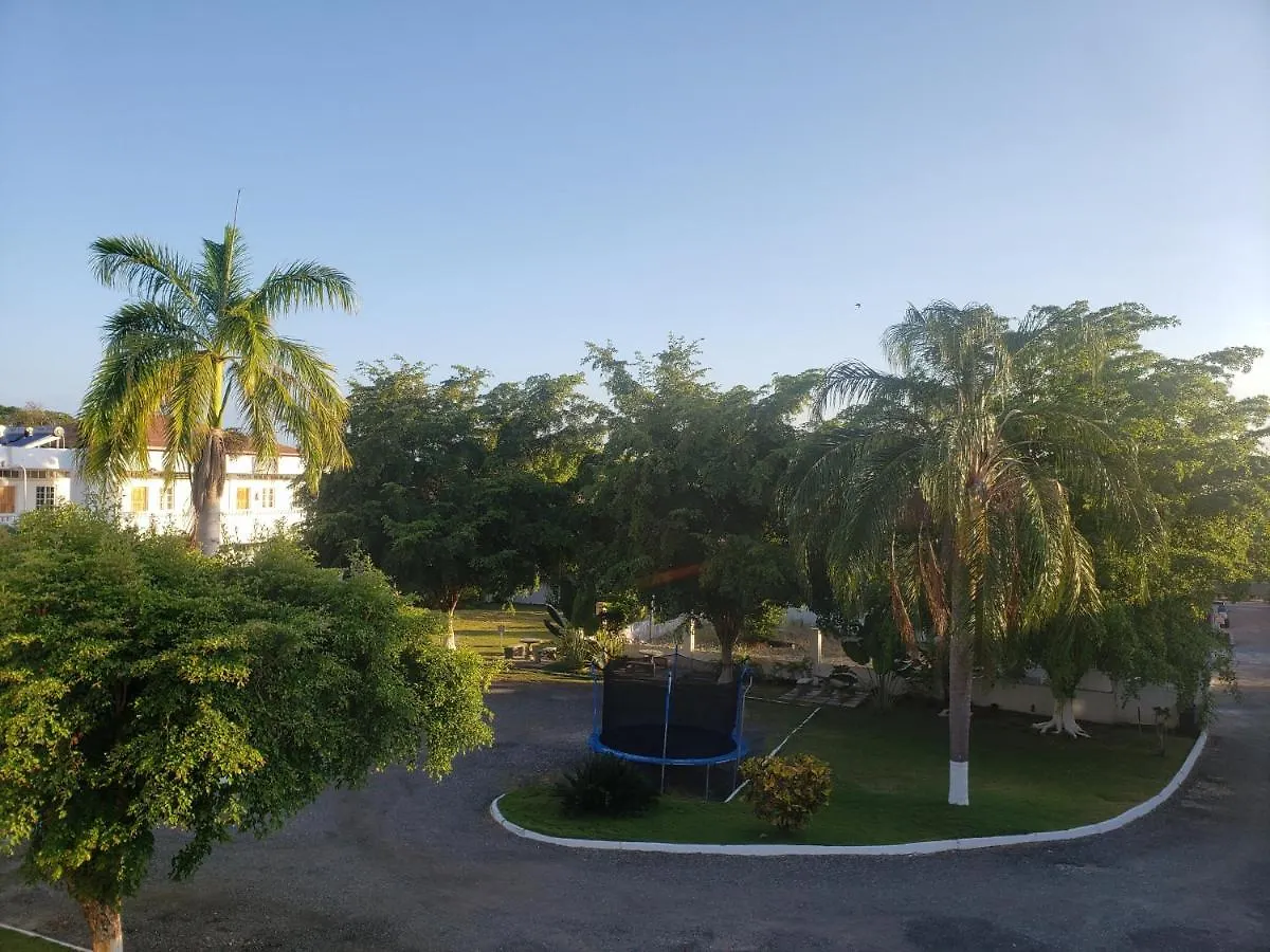 Sea Shell Palms, Ocho Rios Bed & Breakfast Jamaica